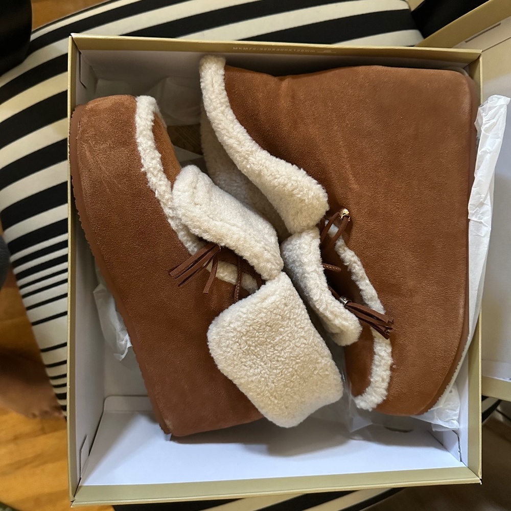 Brand new Michael kor booties